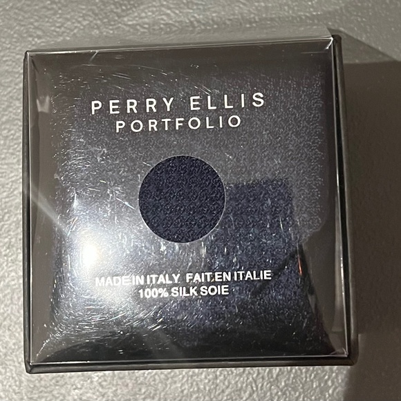 Perry Ellis Portfolio 100% silk tie navy - Picture 1 of 3